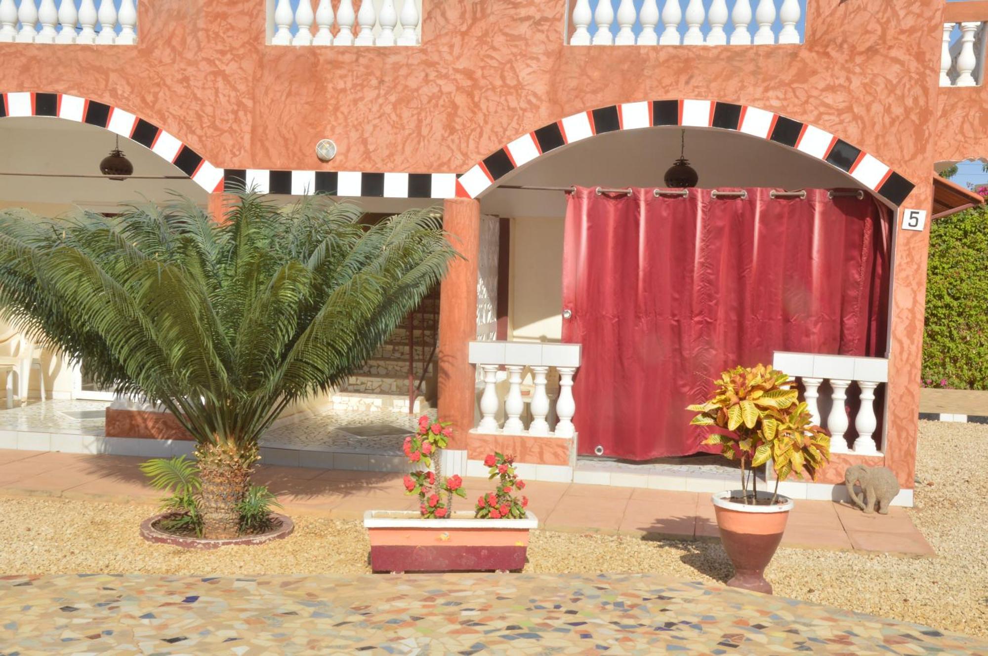 Hotel Takana Ngaparou Exterior foto